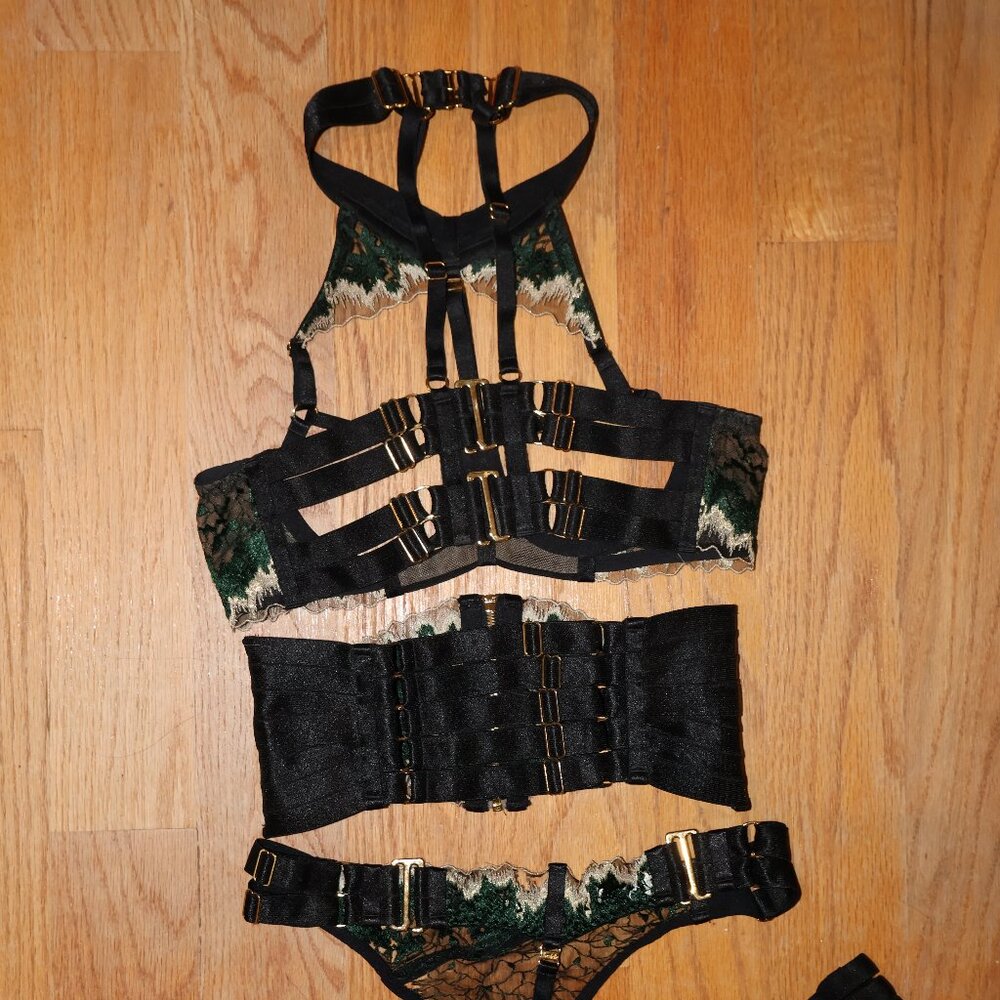 Bordelle Wilde Ouvert Collar Bra Belt Thong Garter SET SS XS green black gold - Picture 7 of 14